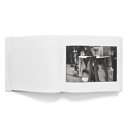 Книга на английском языке "Henri Cartier-Bresson: Photographer", Yves Bonnefoy - 4