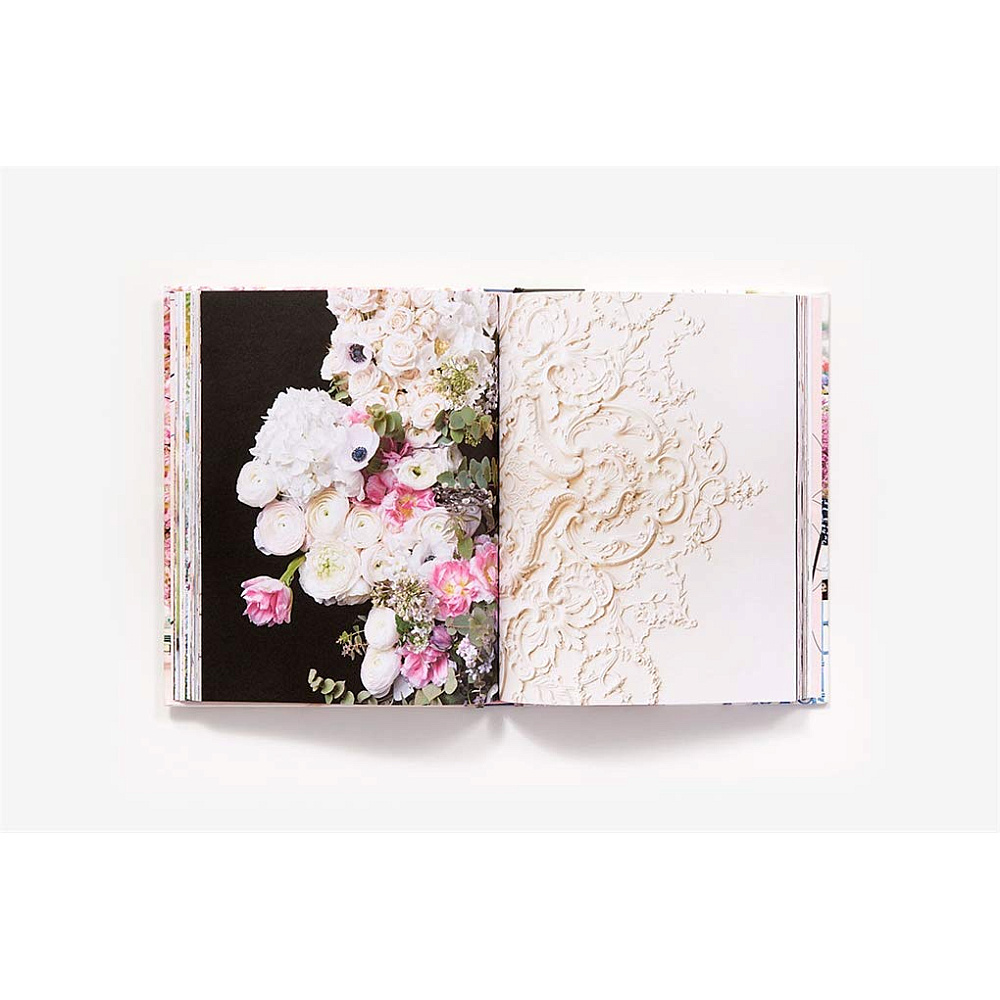 Книга на английском языке "Paris in Bloom", Lane G. - 6
